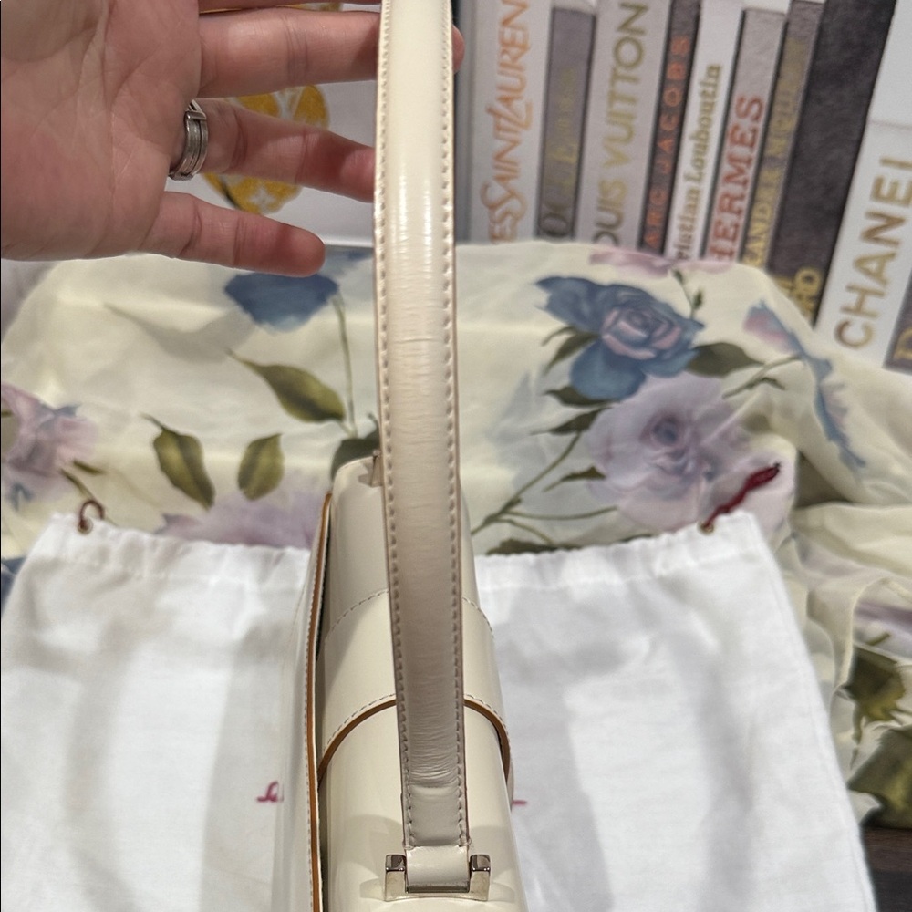 Salvatore Ferragamo Flap Buckle Shoulder Bag - Picture 15 of 17
